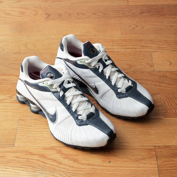 Vintage Nike Shox Running Sneakers 325183-141 Y2K Men's Size 8.5 White Blue - Picture 1 of 6